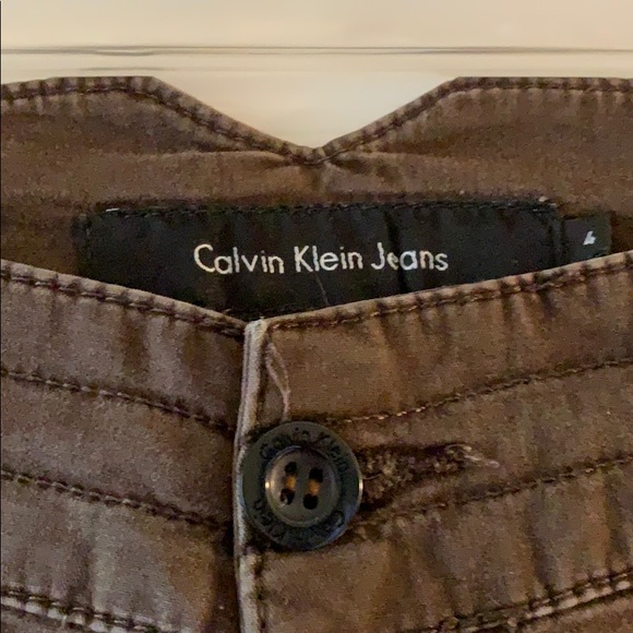 Calvin Klein Jeans Cargo Capris - Picture 4 of 4